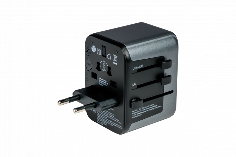 Universal Charger Travel Adapter UTA-03 Verbatim 30W USB-C PD & QC, 2 x USB-C & 2 x USB-A ports